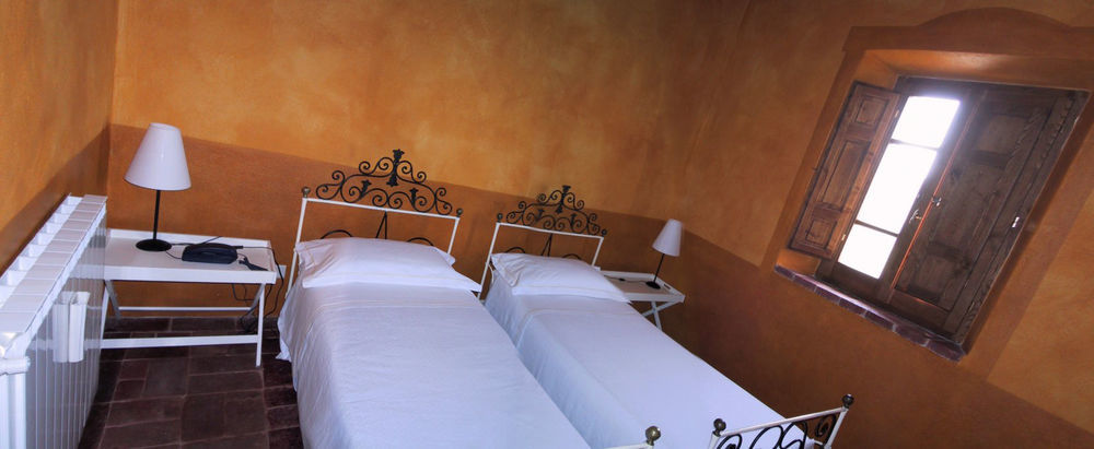 Azienda Agrituristica Podere Pratovecchio Agroturismo *