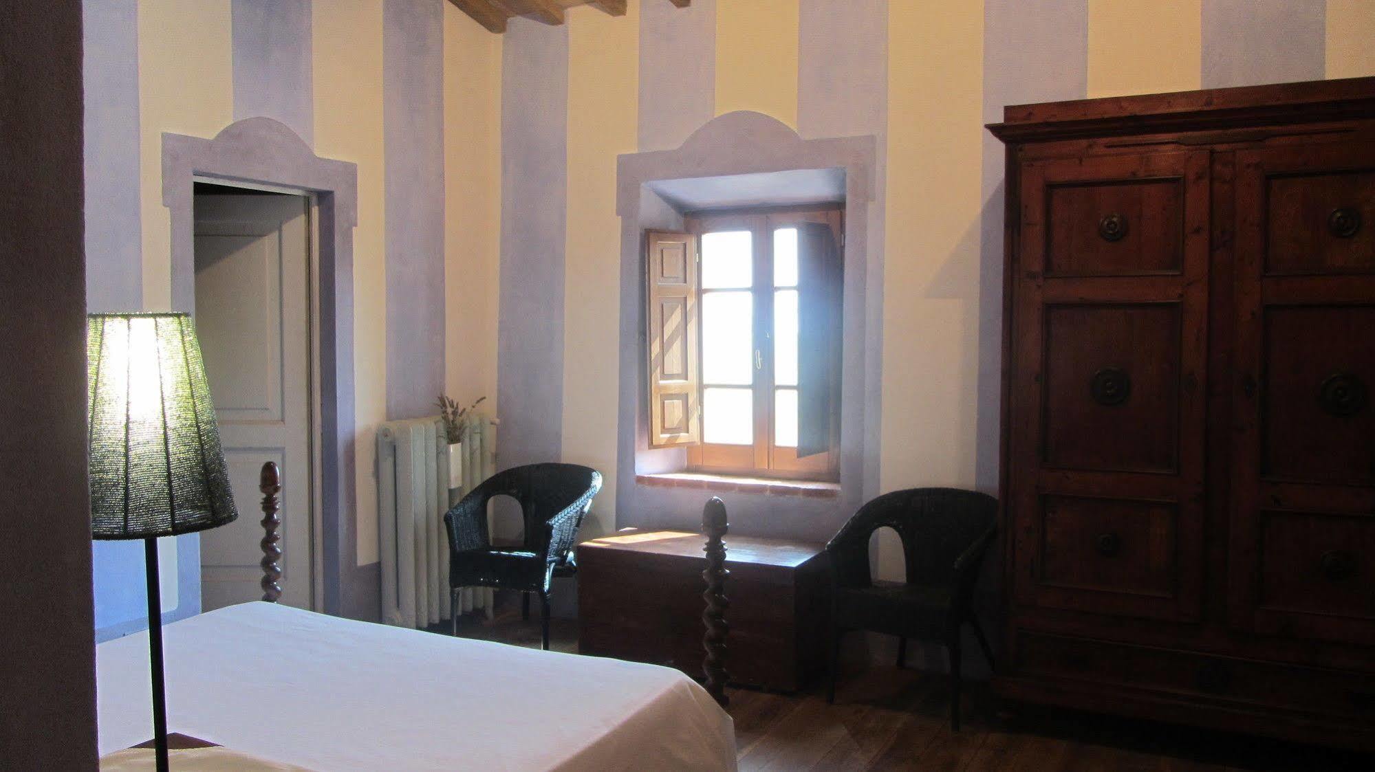 Azienda Agrituristica Podere Pratovecchio Agroturismo *